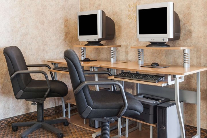 Business Center 32 of 33
