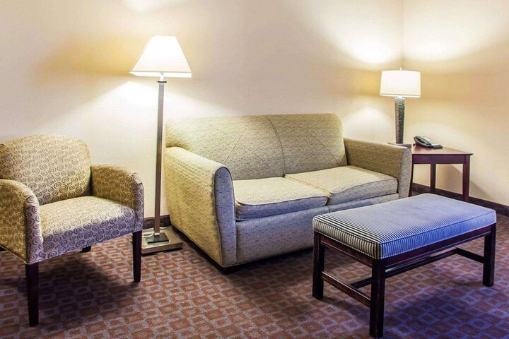 Quality Inn & Suites Peoria North