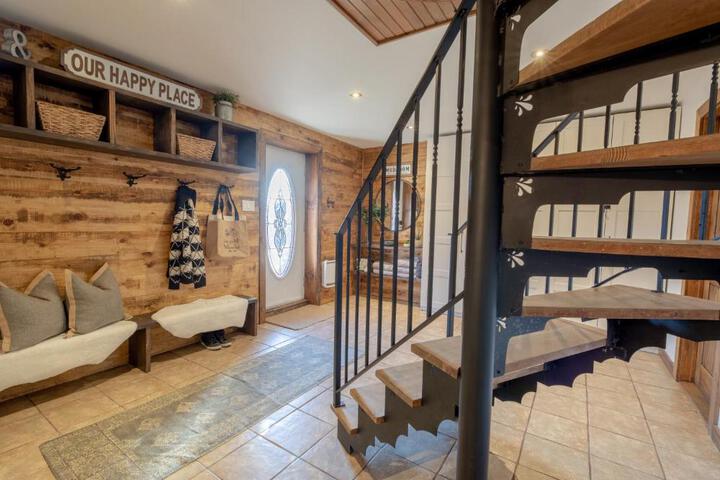 Breathtaking log house with HotTub - Winter paradise in Tremblant