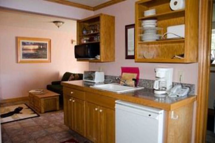 A Bayview & River Inn