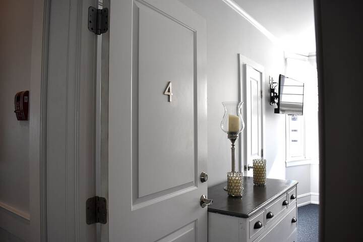 Room 123 of 183