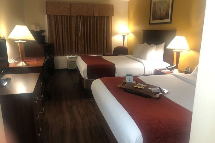 Room 32 of 39