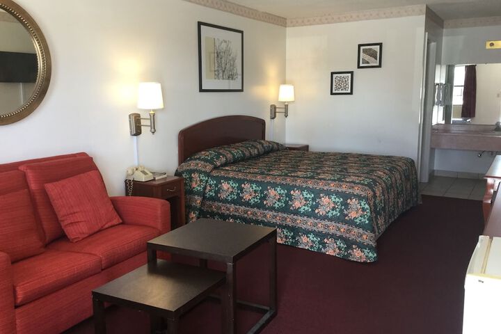 Room 11 of 20