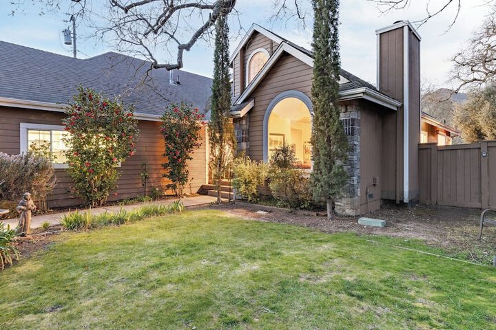 Valley of the Moon by Avantstay Tranquil Escape Large Yard w / Hot Tub & Fire Pit
