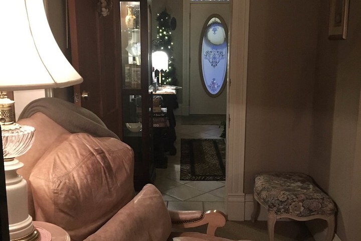 Room 33 of 52