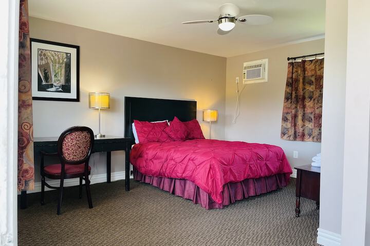 Room 11 of 19