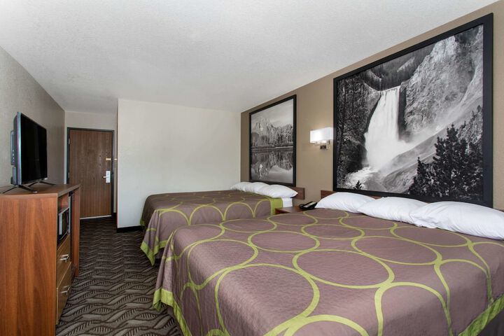 Room 12 of 21