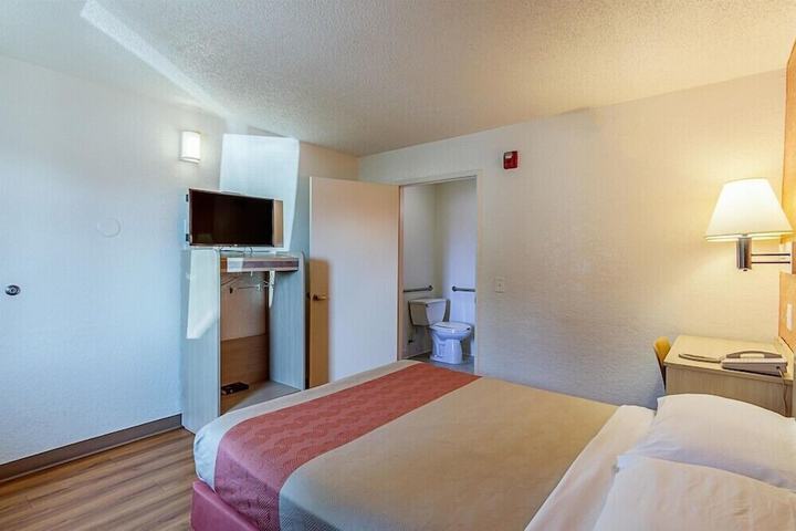 Room 28 of 31