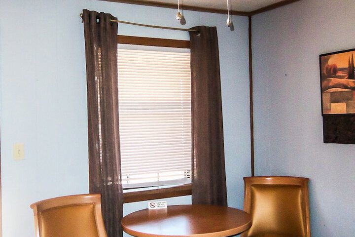 Room 38 of 83