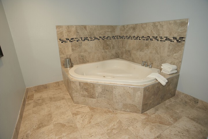 Hot Tub 74 of 83