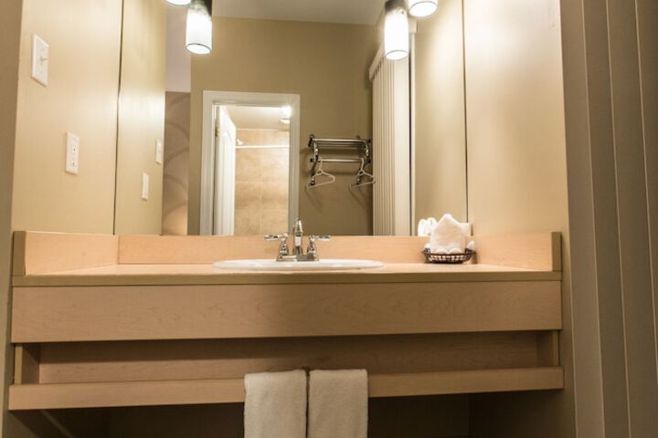 Falcon Motel Brossard