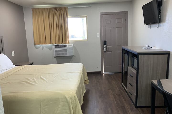 Room 11 of 31