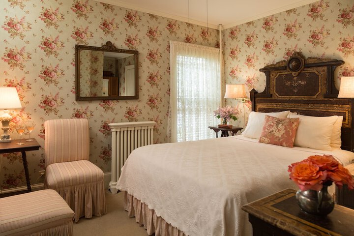 Room 33 of 46