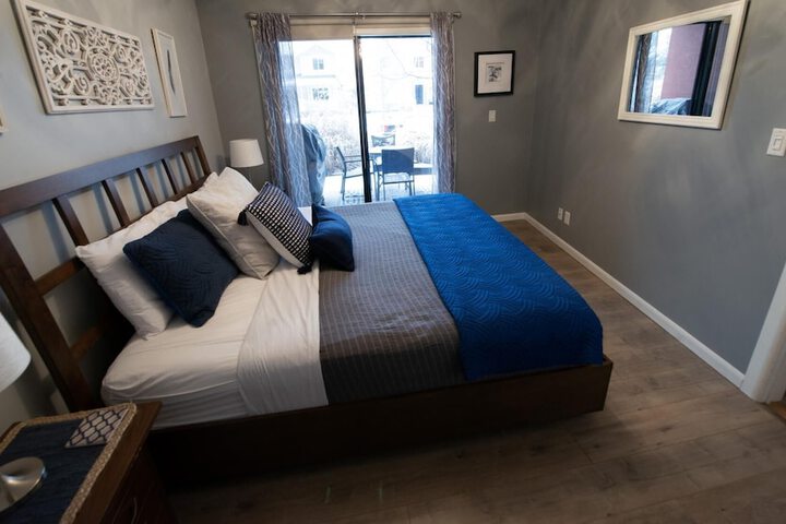 Room 6 of 17