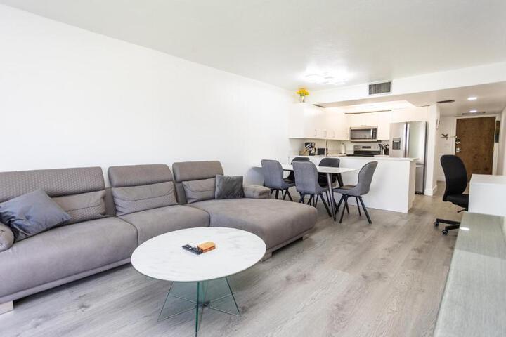 Bass & Sun Condominium 2 / 2 Bedroom