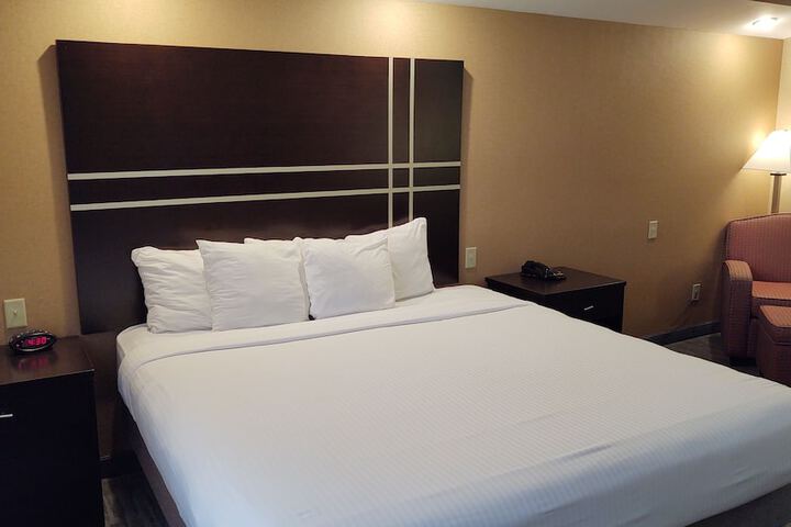 Room 9 of 25