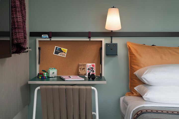 Room 17 of 44
