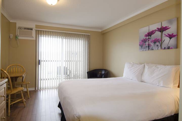 Tiki Shores Inn & Suites