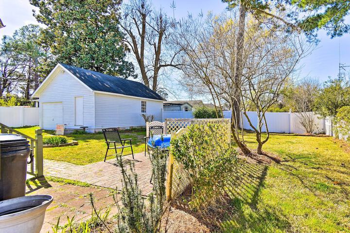 Edenton Vacation Rental w / Patio: Walk Downtown