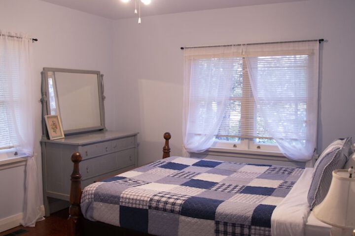 Room 65 of 215