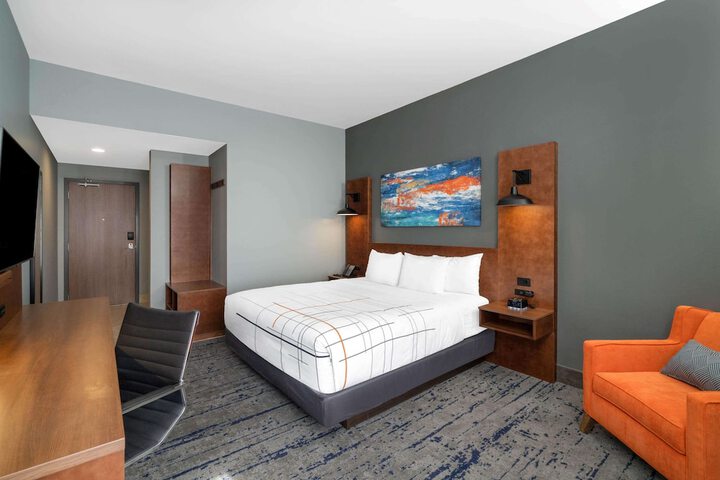 Room 22 of 30