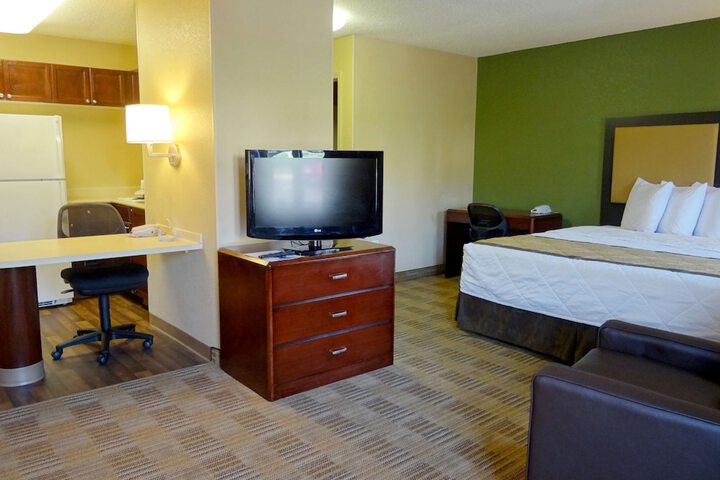 Room 14 of 30