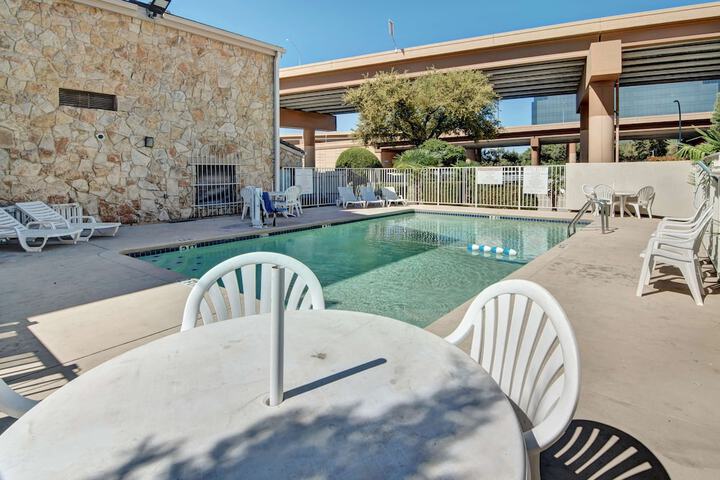 Pool 5 of 30
