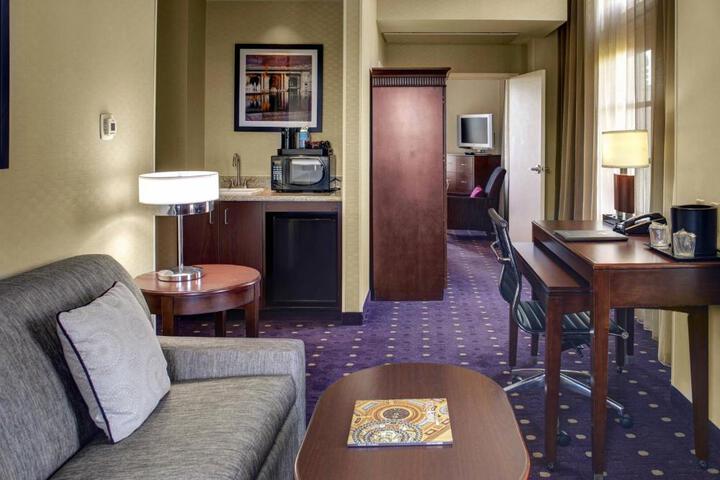 Courtyard by Marriott Kansas City Country Club Plaza