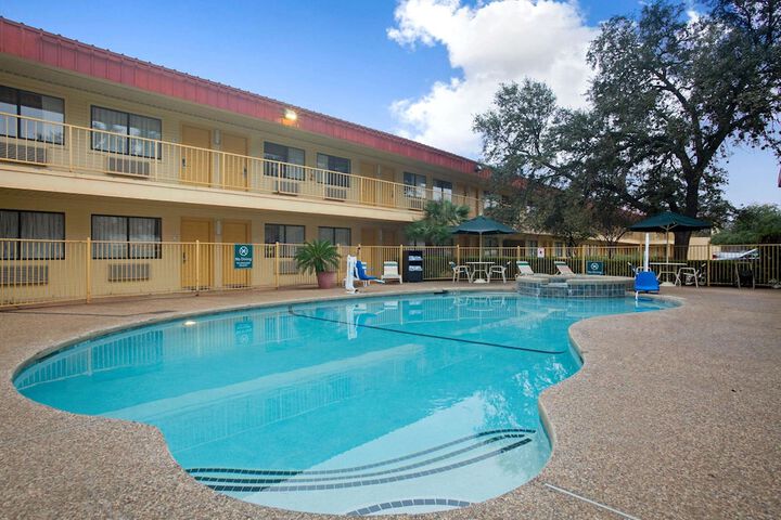 Pool 10 of 63