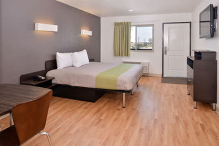 Budget Inn & Suites Commerce