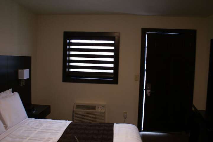Room 28 of 37