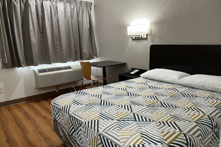 Room 28 of 36