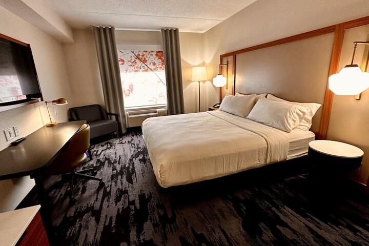 Room 33 of 58