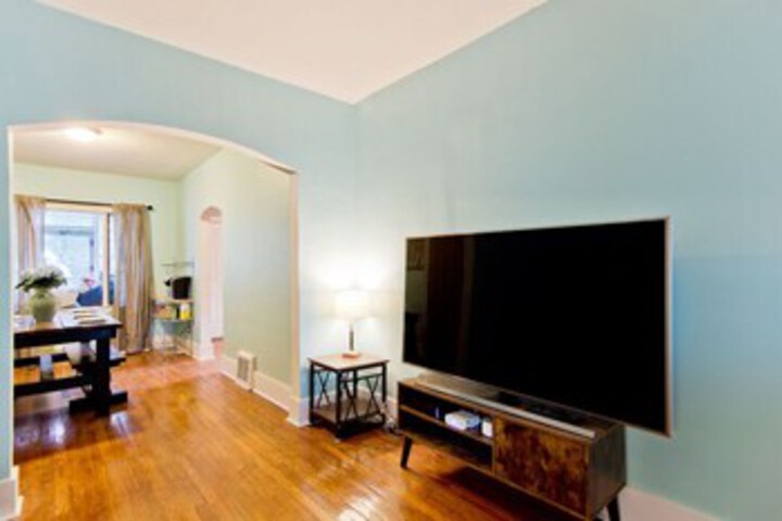 Amazing 5 Bedroom Downtown Ferndale House