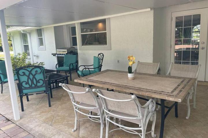 Cheerfull 4 / bed/ 3 Bath / pool / best Location