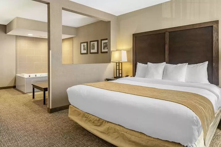 Room 14 of 37