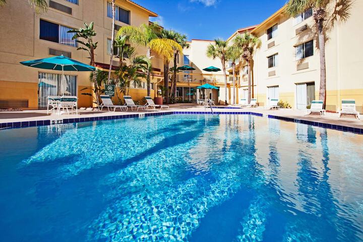 Pool 8 of 60