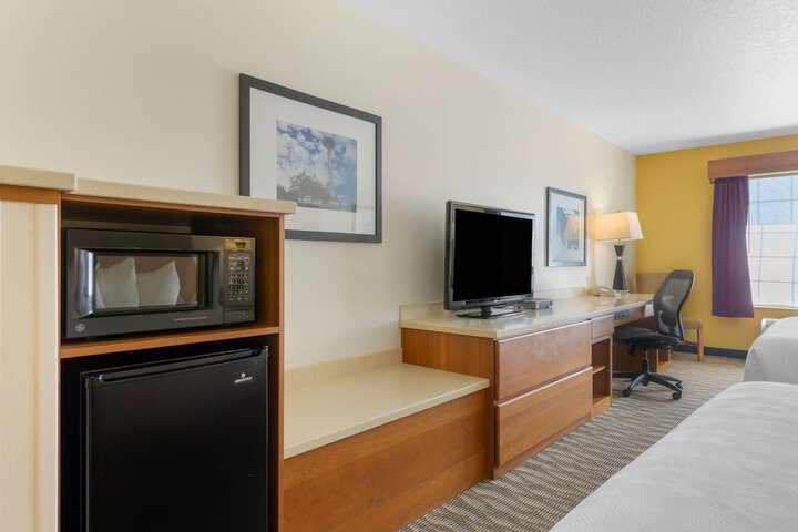 Best Western Plus Park Place Inn & Suites