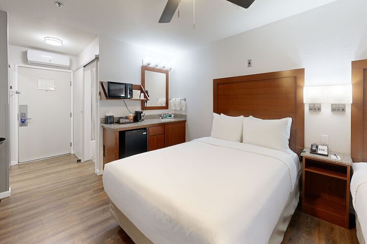 Room 17 of 49