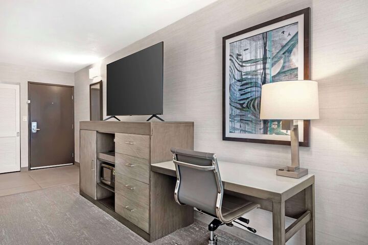 Best Western Plus Agate Beach Inn