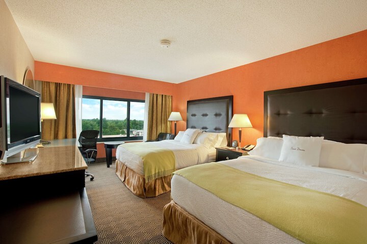 Room 21 of 38