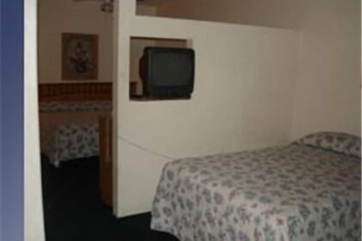 Room 6 of 6