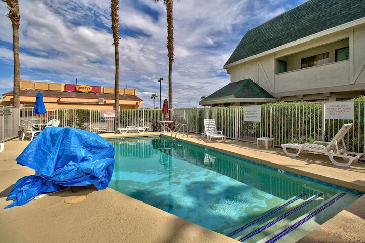 Pool 21 of 55