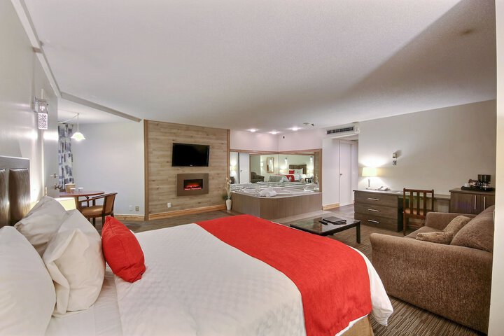 Room 11 of 28