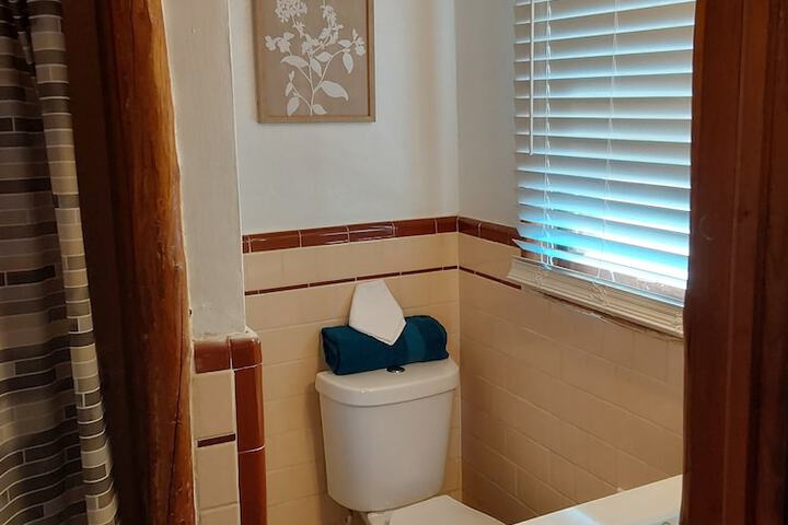 Room 4 of 10