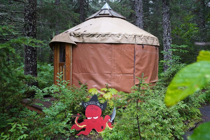 Nauti Otter Inn and Yurt Village