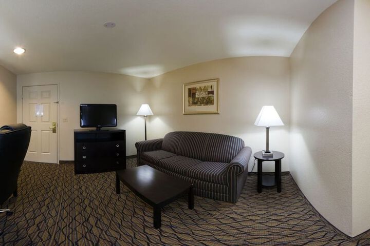 Room 8 of 24