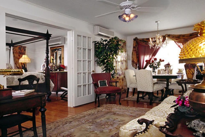 Room 26 of 38