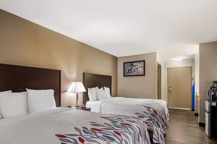 Room 32 of 43