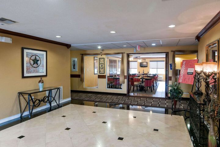 Hotel Interior 10 of 40